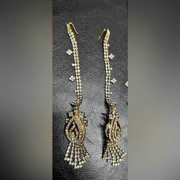 Elegant Gold Jewelry Set - Picture 3 of 5